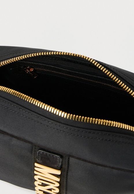MOSCHINO Carry Me Beauty Unisex Wash Bag Nero/Gold-Coloured Nero / Gold-coloured MD5300PP0O261UMF2100B-00B &mdash; фото 3 из 4