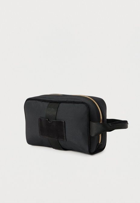 MOSCHINO Carry Me Beauty Unisex Wash Bag Nero/Gold-Coloured Nero / Gold-coloured MD5300PP0O261UMF2100B-00B &mdash; фото 2 из 4