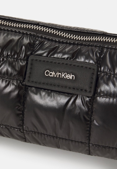 MUST QUILT - Handbag BLACK Calvin Klein — Фото, Картинка BAG❤BAG Купить оригинал Украина, Киев, Житомир, Львов, Одесса ❤bag-bag.com.ua