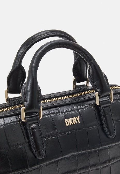 BRYANT - Crossbody Bag BLACK DKNY — Фото, Картинка BAG❤BAG Купить оригинал Украина, Киев, Житомир, Львов, Одесса ❤bag-bag.com.ua