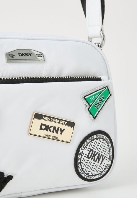 DKNY Capsule Camera Bag Crossbody Bag Marshmallow / Black R52EEK29 &mdash; фото 5 з 5