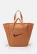 GYM TOTE - Sports Bag Amber brown / Night maroon Nike — 4/5 Фото, Картинка BAG❤BAG Купить оригинал Украина, Киев, Житомир, Львов, Одесса ❤bag-bag.com.ua