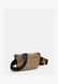SMART COMPACT - Belt Bag Beige brown GUESS — 3/3 Фото, Картинка BAG❤BAG Купить оригинал Украина, Киев, Житомир, Львов, Одесса ❤bag-bag.com.ua