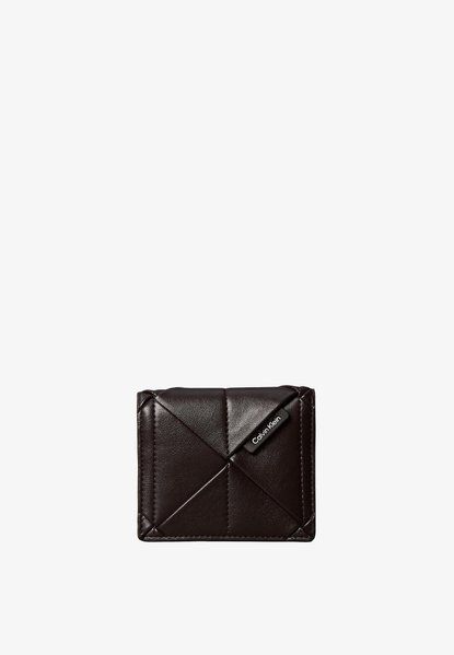 Calvin Klein Wallet Delicioso BG149469CK &mdash; фото 1 из 3
