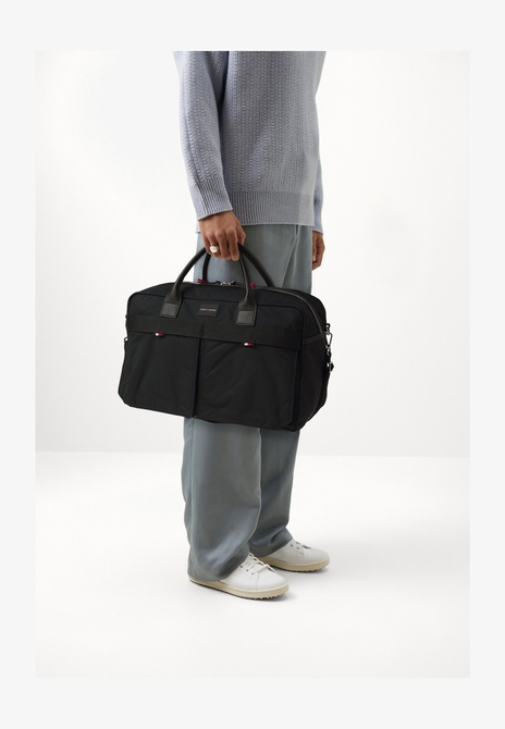 FUNC DUFFLE UNISEX - Weekend Bag BLACK TOMMY HILFIGER — Фото, Картинка BAG❤BAG Купить оригинал Украина, Киев, Житомир, Львов, Одесса ❤bag-bag.com.ua