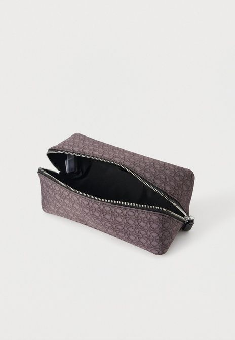 Coccinelle Small Monogram Wash Bag DARK BROWN E5 UN0 95 G3 01-736 &mdash; фото 4 з 5