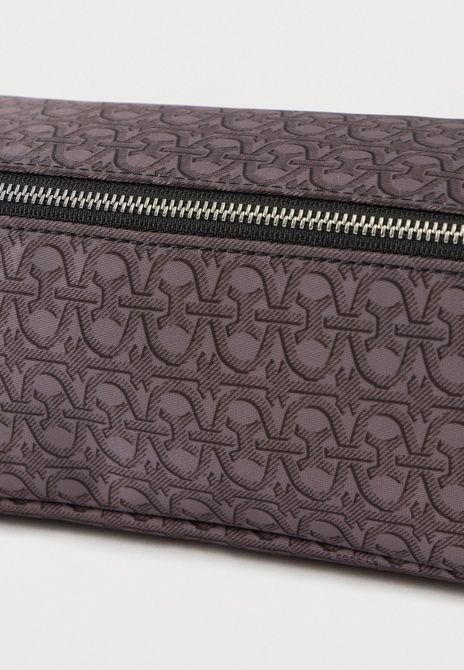 Coccinelle Small Monogram Wash Bag DARK BROWN E5 UN0 95 G3 01-736 &mdash; фото 5 з 5