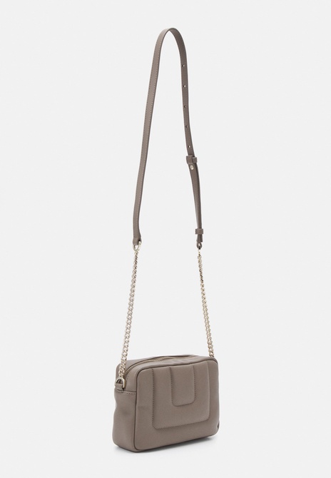 Icon Crossbody Crossbody Bag BROWN BOSS — Фото, Картинка BAG❤BAG Придбати оригінал Україна, Київ, Житомир, Львів, Одеса ❤bag-bag.com.ua