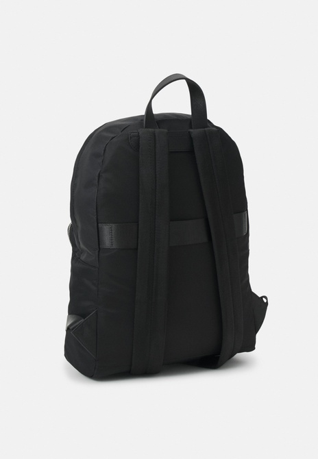 CRTSA UNISEX - Backpack BLACK GUESS — Фото, Картинка BAG❤BAG Купить оригинал Украина, Киев, Житомир, Львов, Одесса ❤bag-bag.com.ua