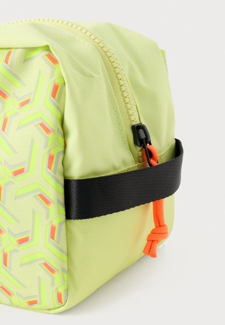 Nike Shoebag Unisex Shoe Bag Limelight / Hyper Crimson / Black DC2648-383 &mdash; фото 4 из 4