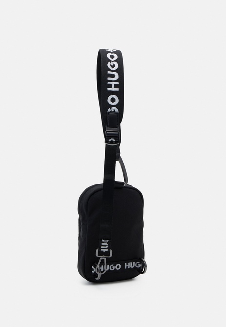 HARRISON ZIP UNISEX - Crossbody Bag BLACK HUGO — Фото, Картинка BAG❤BAG Купить оригинал Украина, Киев, Житомир, Львов, Одесса ❤bag-bag.com.ua