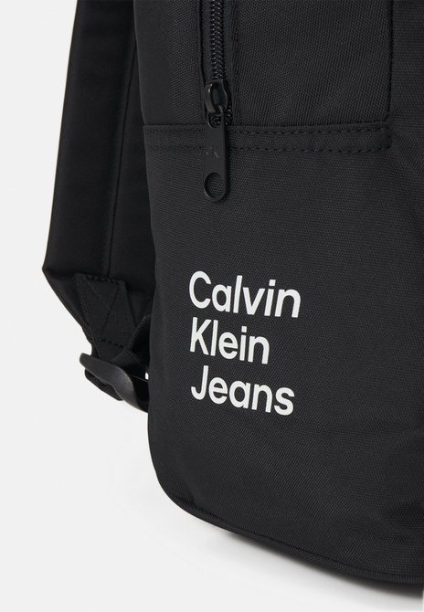 EXCLUSIVE CAMPUS BP43 PRINT - Backpack BLACK Calvin Klein — Фото, Картинка BAG❤BAG Купить оригинал Украина, Киев, Житомир, Львов, Одесса ❤bag-bag.com.ua