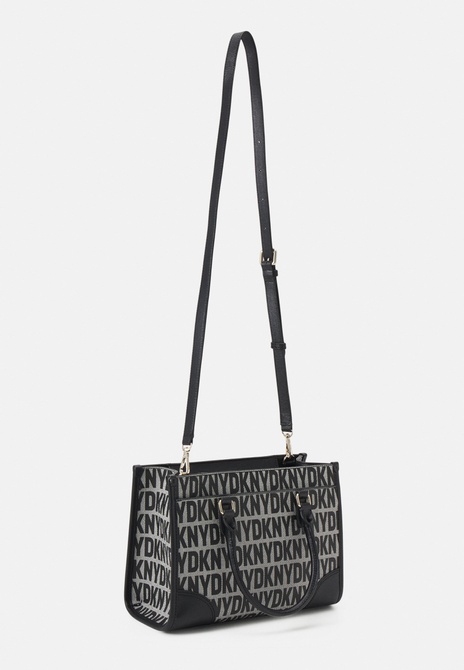 PERRI BOX SATCHEL - Handbag Black logo / Black DKNY — Фото, Картинка BAG❤BAG Купить оригинал Украина, Киев, Житомир, Львов, Одесса ❤bag-bag.com.ua