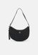 CRESCENT BUCKLE - Handbag BLACK Calvin Klein — 1/5 Фото, Картинка BAG❤BAG Купить оригинал Украина, Киев, Житомир, Львов, Одесса ❤bag-bag.com.ua