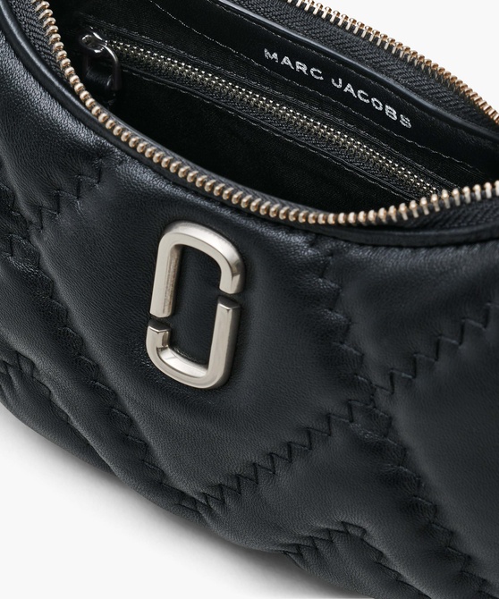 The Quilted Leather Curve Bag BLACK MARC JACOBS — Фото, Картинка BAG❤BAG Купить оригинал Украина, Киев, Житомир, Львов, Одесса ❤bag-bag.com.ua