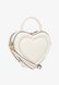 PITTER PATTER SMOOTH 3D HEART - Crossbody Bag Cream Kate Spade New York — 2/5 Фото, Картинка BAG❤BAG Придбати оригінал Україна, Київ, Житомир, Львів, Одеса ❤bag-bag.com.ua