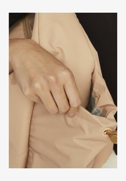 INFUSE LARGE HOBO - Handbag Dusty tan PUMA — Фото, Картинка BAG❤BAG Купить оригинал Украина, Киев, Житомир, Львов, Одесса ❤bag-bag.com.ua