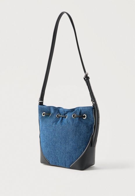 KARL LAGERFELD Rebel Bucket Cross Body Bag Washed Dark Blue-Black B3W30196-2AT &mdash; фото 2 з 4