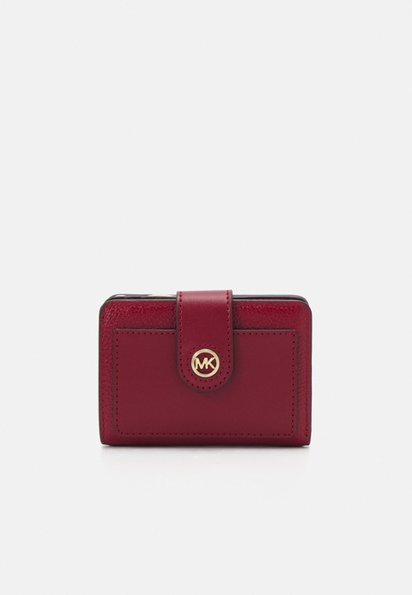 Charm Tab Compact Wallet DEEP RED MICHAEL KORS — Фото, Картинка BAG❤BAG Придбати оригінал Україна, Київ, Житомир, Львів, Одеса ❤bag-bag.com.ua