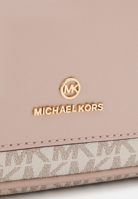 MAEVE XBODY - Crossbody Bag Beige / Light pink MICHAEL KORS — Фото, Картинка BAG❤BAG Купить оригинал Украина, Киев, Житомир, Львов, Одесса ❤bag-bag.com.ua