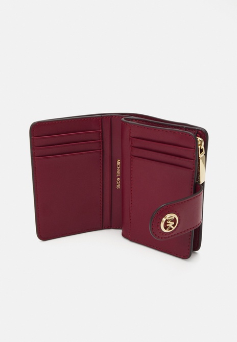 Charm Tab Compact Wallet DEEP RED MICHAEL KORS — Фото, Картинка BAG❤BAG Купить оригинал Украина, Киев, Житомир, Львов, Одесса ❤bag-bag.com.ua