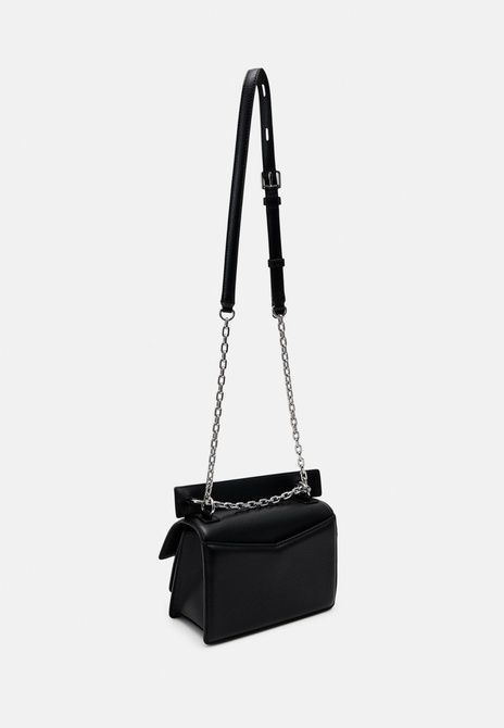 KARL LAGERFELD SEVEN GRAINY - Crossbody Bag BLACK 225W3081-A999 &mdash; фото 3 з 6
