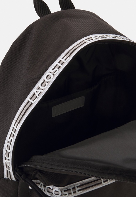 BACKPACK UNISEX - Backpack Noir blanc Lacoste — Фото, Картинка BAG❤BAG Купить оригинал Украина, Киев, Житомир, Львов, Одесса ❤bag-bag.com.ua