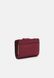 Charm Tab Compact Wallet DEEP RED MICHAEL KORS — 2/5 Фото, Картинка BAG❤BAG Придбати оригінал Україна, Київ, Житомир, Львів, Одеса ❤bag-bag.com.ua